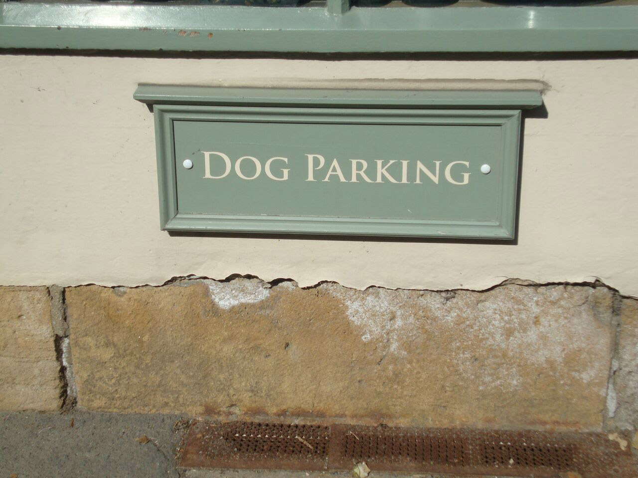 Dog Parking a historic Cotswold town with charm and style