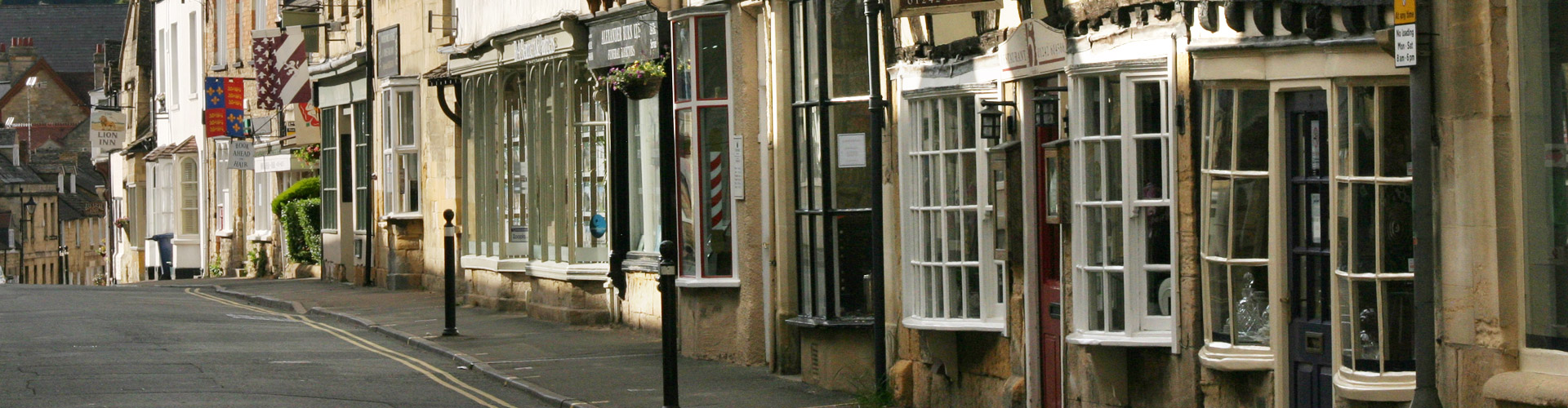 shops a historic Cotswold town with charm and style